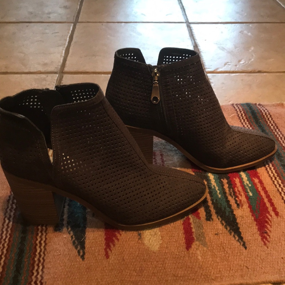 Dolce Vita olive/brown suede mesh booties - 8.5W